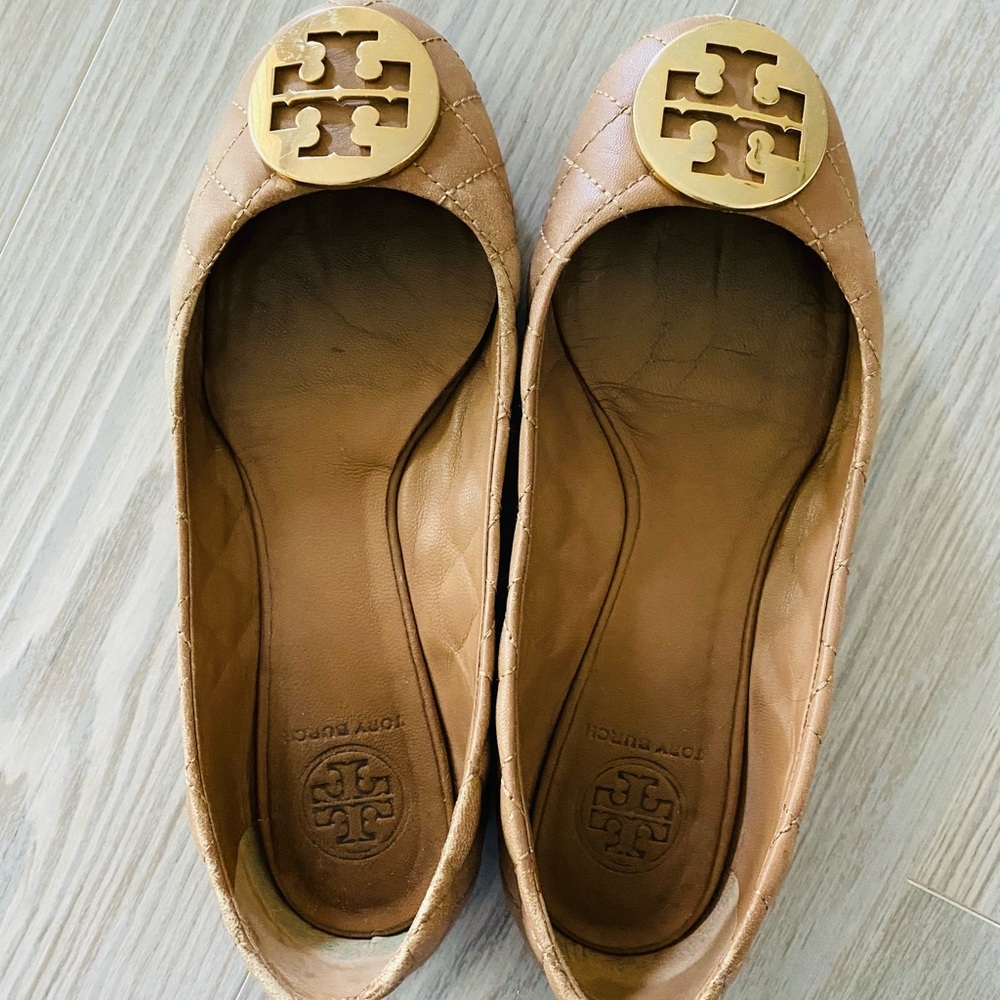 Tory Burch clay beige tan brown Quinn ballet flats with logo gold brooch